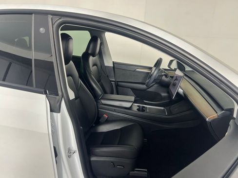 Used 2023 Tesla Model Y Long Range image 41