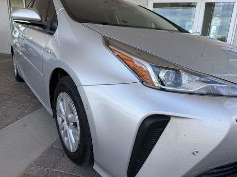 Used 2022 Toyota Prius LE FWD image 13