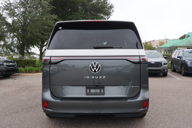 Certified 2025 Volkswagen ID. Buzz Pro S Plus AWD/4WD image 7