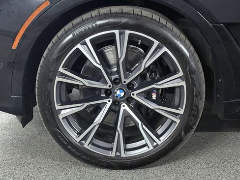 Used 2022 BMW X7 M50i image 17