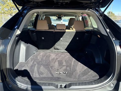 Used 2021 Toyota RAV4 XLE w/ Carpet Mat Package (TMS) AWD/4WD image 21