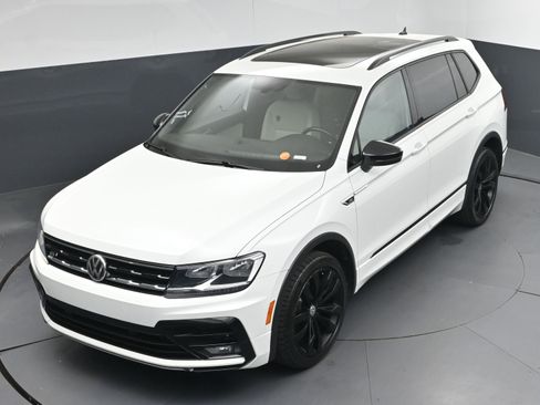 Used 2021 Volkswagen Tiguan SE R-Line image 29