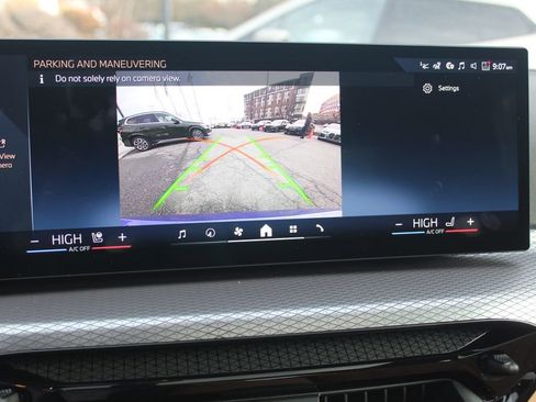 Used 2026 BMW 330i xDrive Sedan w/ M Sport Package image 18