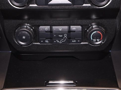 Certified 2019 Ford F250 XLT w/ XLT Value Package image 31