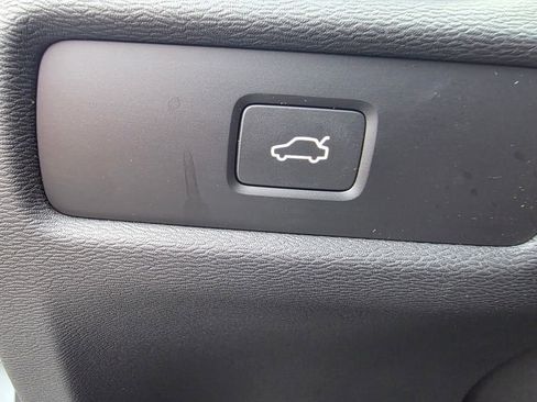 Used 2025 Volvo V60 B5 Cross Country Plus AWD/4WD image 29