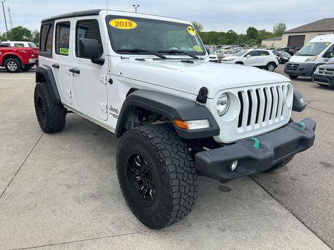 Used 2018 Jeep Wrangler Unlimited Sport S AWD/4WD image 3