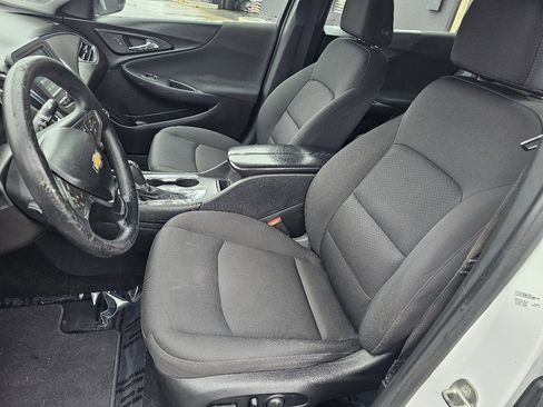 Used 2018 Chevrolet Malibu LT image 14