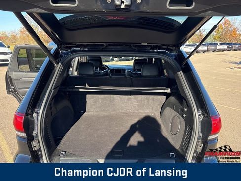 Used 2018 Jeep Grand Cherokee SRT image 28