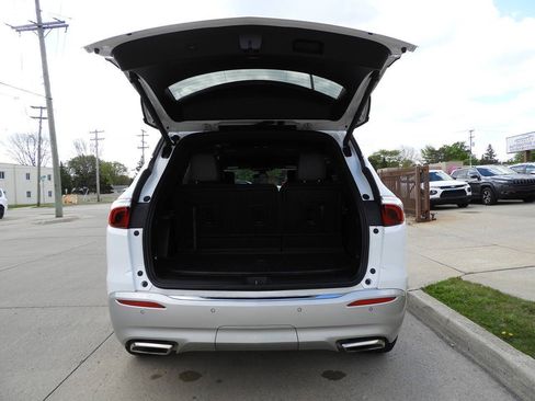 Used 2022 Buick Enclave Essence w/ Trailering Package, 5000 lbs. FWD image 25