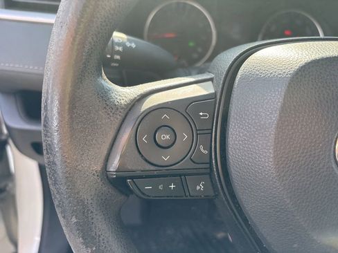 Used 2022 Toyota RAV4 LE w/ Carpet Mat Package (TMS) AWD/4WD image 15
