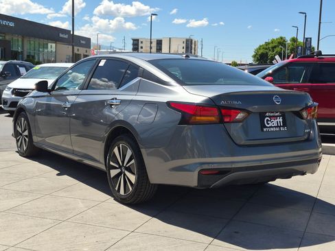 Used 2021 Nissan Altima 2.5 SV AWD/4WD image 7