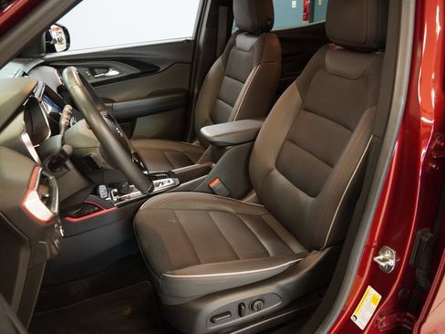 Used 2023 Chevrolet TrailBlazer RS w/ Convenience Package FWD image 3