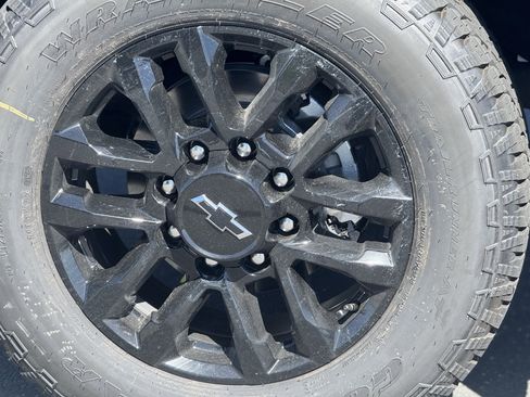 New 2026 Chevrolet Silverado 2500 LTZ w/ LTZ Plus Package AWD/4WD image 9