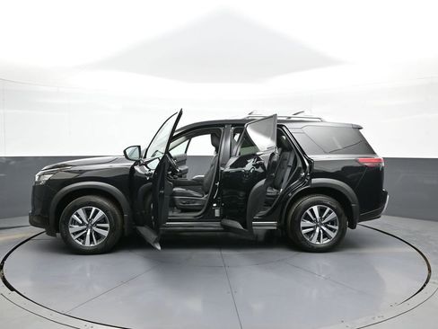 Used 2024 Nissan Pathfinder SL AWD/4WD image 44