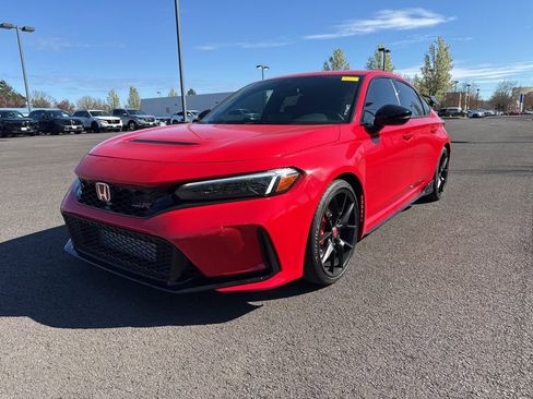 Used 2024 Honda Civic Type R image 3