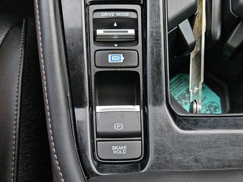 Used 2023 Honda Accord Touring image 16