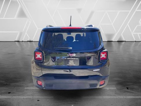 Used 2017 Jeep Renegade Latitude w/ Popular Equipment Group FWD image 10