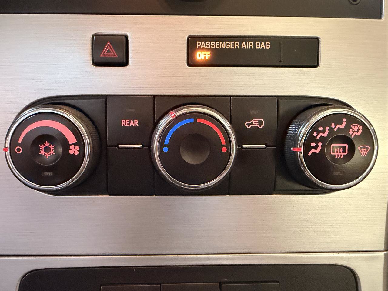 Used 2010 GMC Acadia SLE FWD image 27