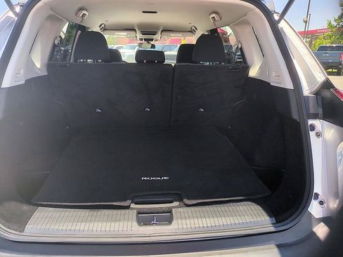 Used 2023 Nissan Rogue SV FWD image 29