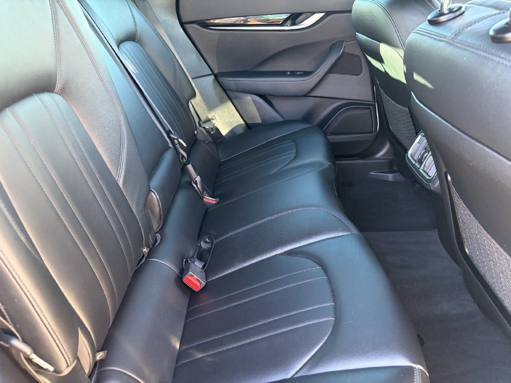 Used 2023 Maserati Levante GT AWD/4WD image 11