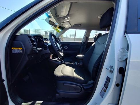 Used 2018 Kia Soul + FWD image 14