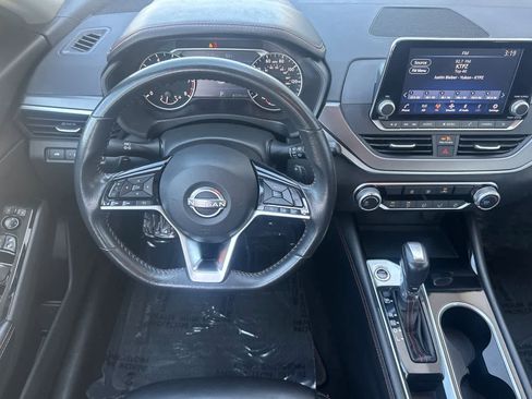 Used 2024 Nissan Altima 2.5 SR FWD image 14