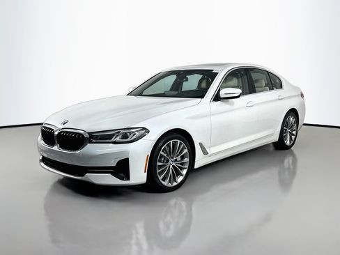 Used 2023 BMW 530i w/ Executive Package RWD image 4