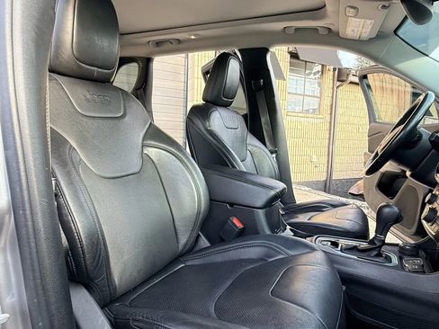 Used 2020 Jeep Cherokee Limited AWD/4WD image 29
