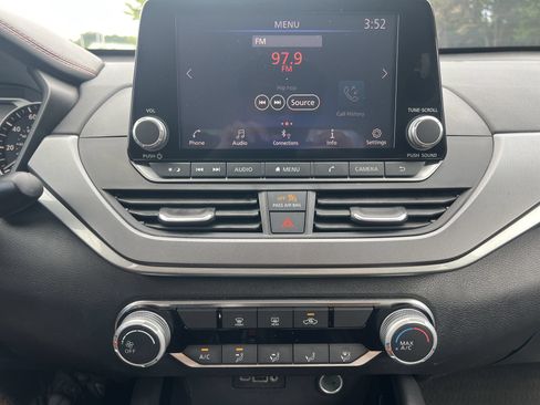 Used 2024 Nissan Altima 2.5 SR FWD image 4