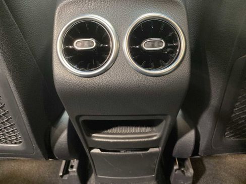 Used 2021 Mercedes-Benz GLB 250 GLB 250 image 25