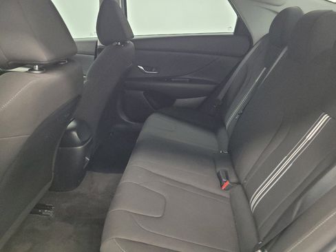 Used 2024 Hyundai Elantra SEL image 18