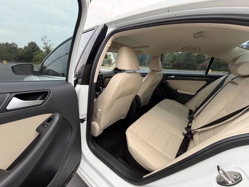 Used 2017 Volkswagen Jetta SEL FWD image 13
