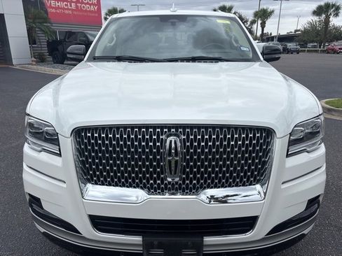 Used 2023 Lincoln Navigator Reserve image 2