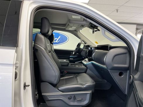 Used 2025 Ford Expedition Max Platinum AWD/4WD image 22