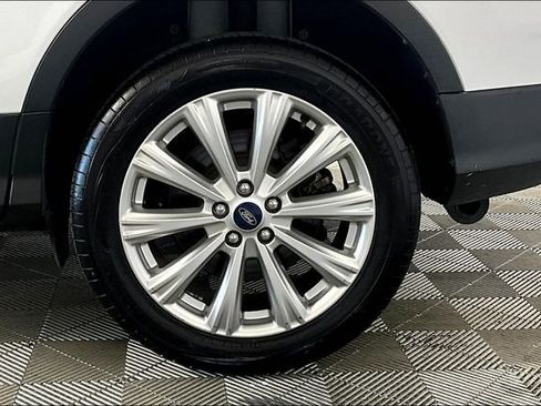 Used 2019 Ford Escape SEL image 8