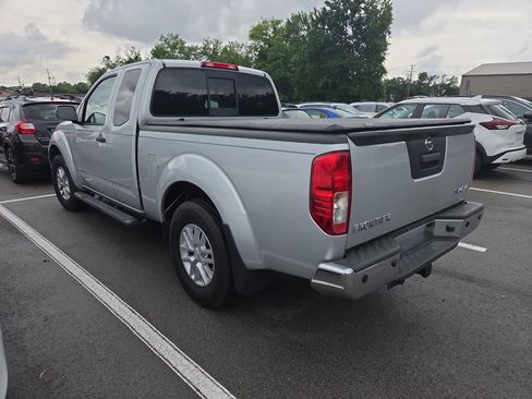 Used 2016 Nissan Frontier SV w/ SV Value Truck Package AWD/4WD image 7