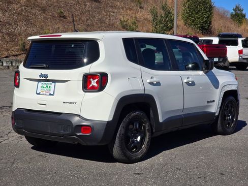 Used 2019 Jeep Renegade Sport image 15
