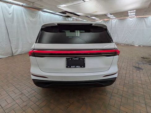 Certified 2024 Lincoln Nautilus Premier w/ Jet Appearance Package AWD/4WD image 6