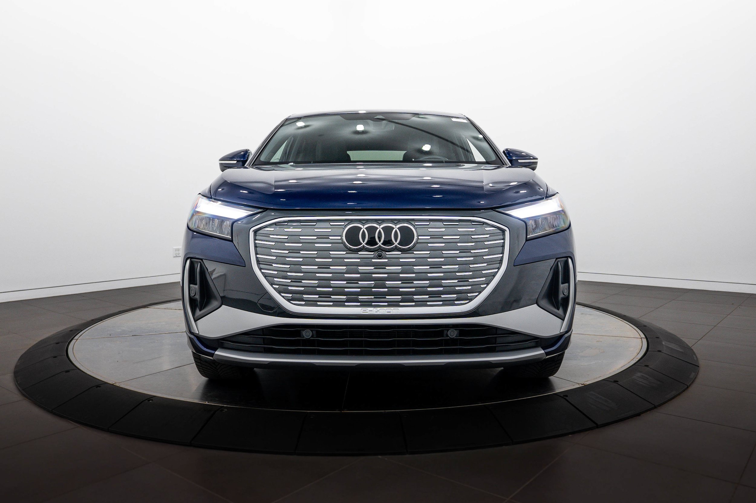 Certified 2023 Audi Q4 e-tron Premium Plus w/ Premium Plus AWD/4WD image 24