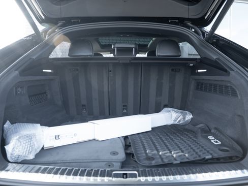 Certified 2025 Audi Q8 Prestige image 29