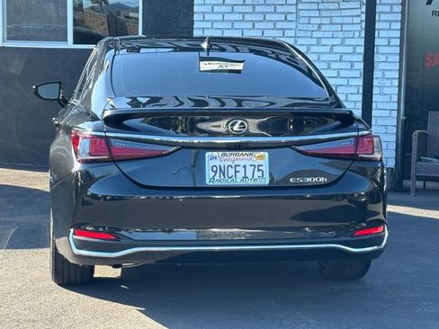 Used 2024 Lexus ES 300h w/ Premium Package FWD image 15