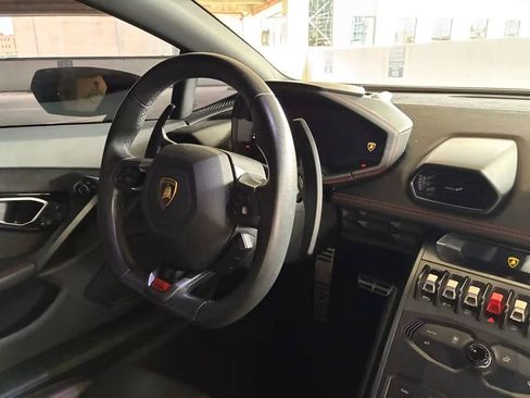 Used 2015 Lamborghini Huracan LP 610-4 image 11