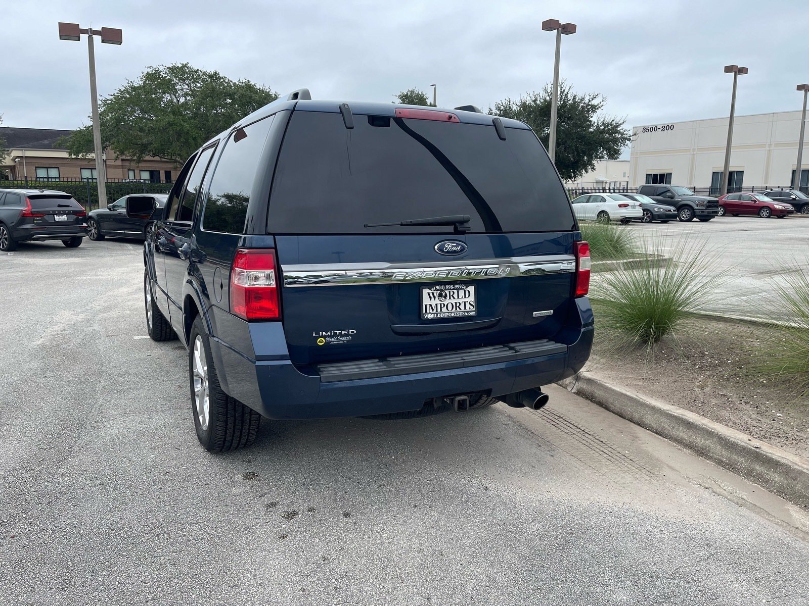 Used 2017 Ford Expedition Limited w/ Equipment Group 301A RWD image 55