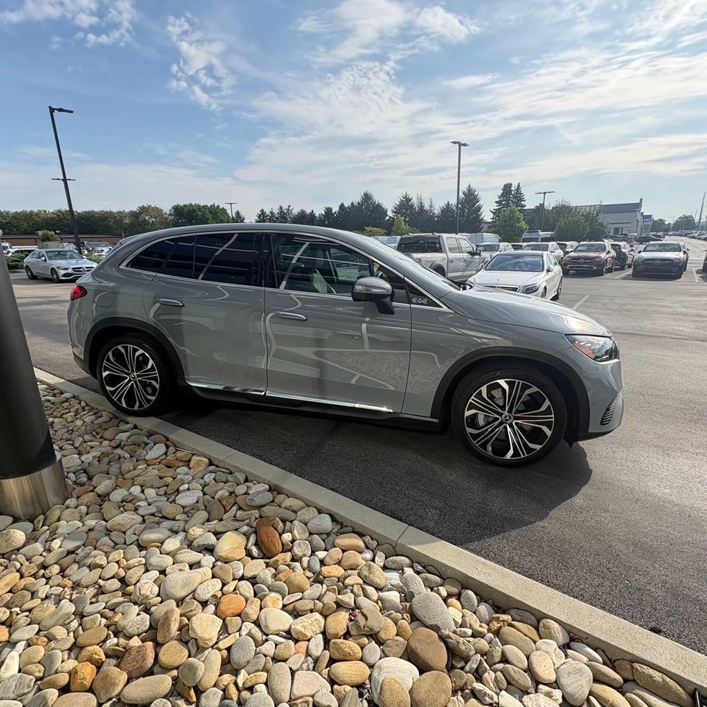 Used 2023 Mercedes-Benz EQE 350+ 4MATIC SUV image 5