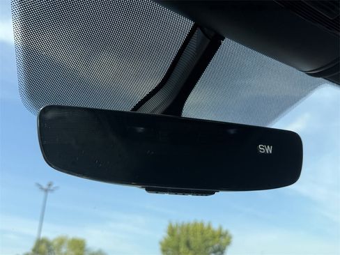 Used 2021 Volkswagen Atlas Cross Sport SE w/ V6 Towing Package image 22