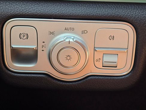 Used 2023 Mercedes-Benz GLE 350 4MATIC w/ 3rd Row Seat Package image 40