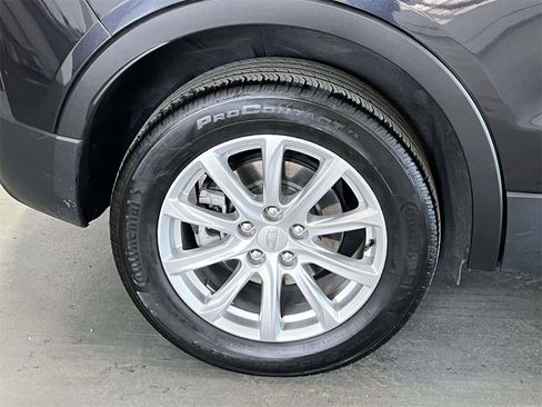 Certified 2023 Cadillac XT4 Luxury w/ Cold Weather Package AWD/4WD image 11