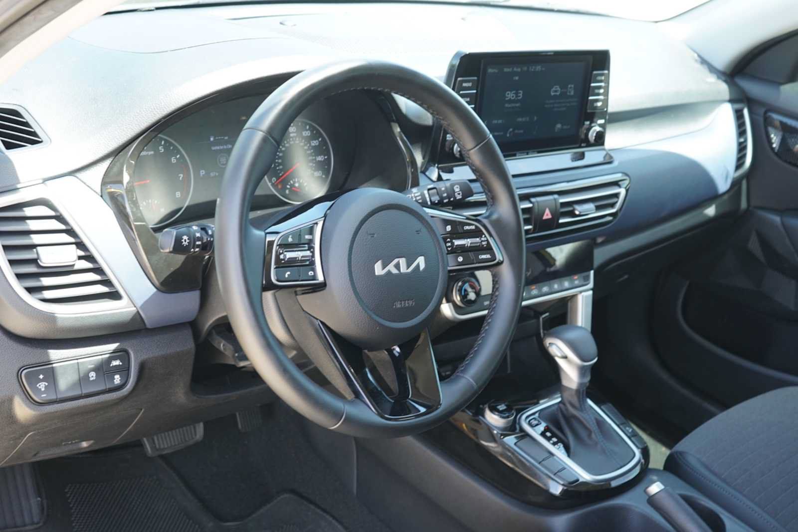 Certified 2023 Kia Seltos S FWD image 8