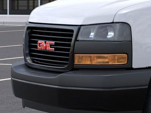 New 2026 GMC Savana 2500 image 37