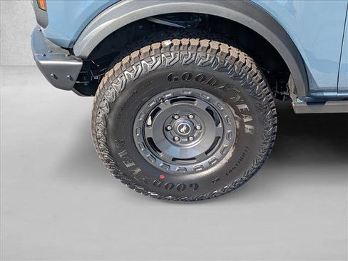 New 2025 Ford Bronco Badlands image 16